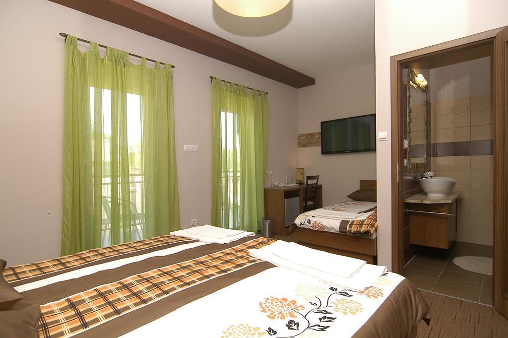 Hotel Corso Siófok Zimmer foto
