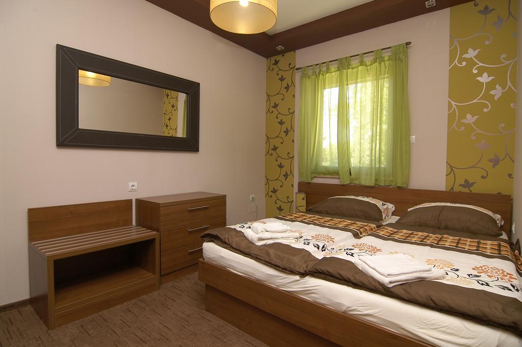 Hotel Corso Siófok Zimmer foto