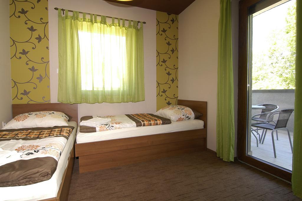 Hotel Corso Siófok Zimmer foto